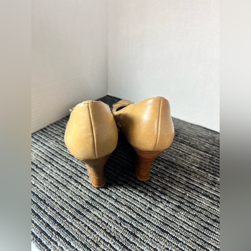 Tan Wedges- Size: 10 - Picture 6 of 8